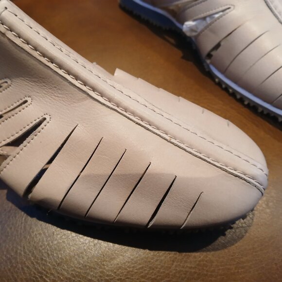 Mens leather vacation walking slipon. - Picture 3 of 6